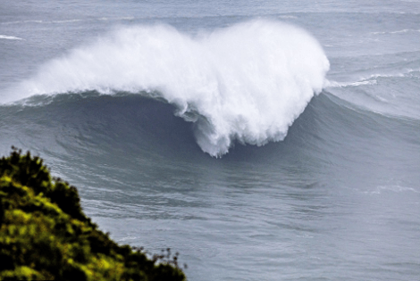 Το ψαροχώρι της Πορτογαλίας όπου σκάνε τα μεγαλύτερα κύματα του κόσμου -Σέρφερς πάνω σε «γλώσσες» νερού ύψους 30 μέτρων [εικόνες] | iefimerida.gr 6