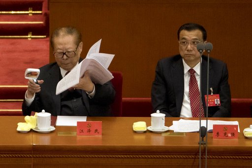 Οι Κινέζοι τρελάθηκαν με την επανεμφάνιση του πρώην προέδρου: Αναστήθηκε, όλο και νεότερος [εικόνες]  | iefimerida.gr 1