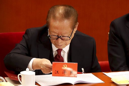 Οι Κινέζοι τρελάθηκαν με την επανεμφάνιση του πρώην προέδρου: Αναστήθηκε, όλο και νεότερος [εικόνες]  | iefimerida.gr 3