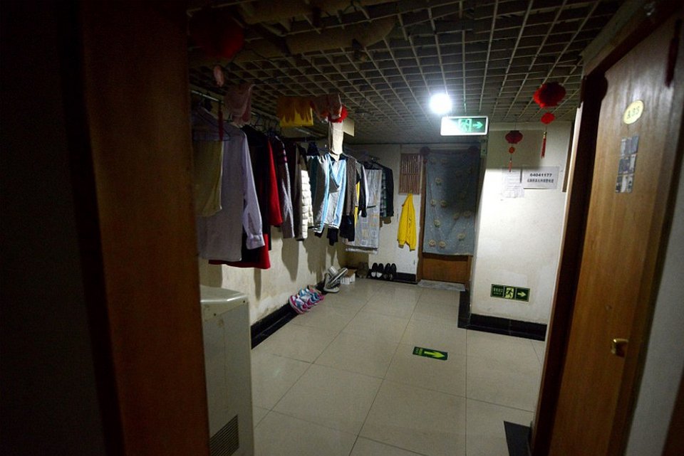 Η άλλη (άθλια) όψη του Πεκίνου -Χιλιάδες Κινέζοι ζουν σαν ποντίκια στο υπόγειο δίκτυο της πόλης [εικόνες] | iefimerida.gr 9