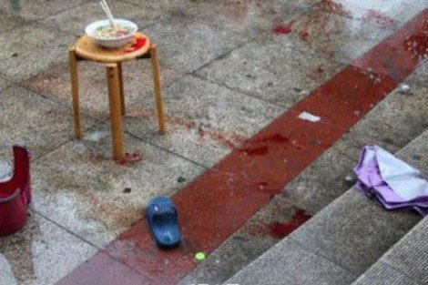 Φρίκη δίχως όρια στην Κίνα: Τον έσφαξε και έφαγε την καρδιά του στη μέση του δρόμου για ένα πιάτο νούντλς [εικόνες] | iefimerida.gr 2
