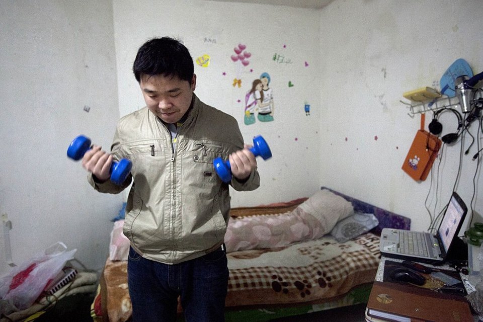 Η άλλη (άθλια) όψη του Πεκίνου -Χιλιάδες Κινέζοι ζουν σαν ποντίκια στο υπόγειο δίκτυο της πόλης [εικόνες] | iefimerida.gr 2