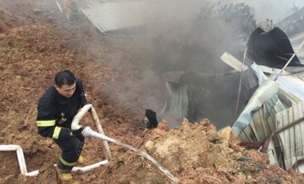 27 άνθρωποι αγνοούνται και 900 στους δρόμους από κατάρρευση κτιρίων στην Κίνα [εικόνες & βίντεο] | iefimerida.gr 1