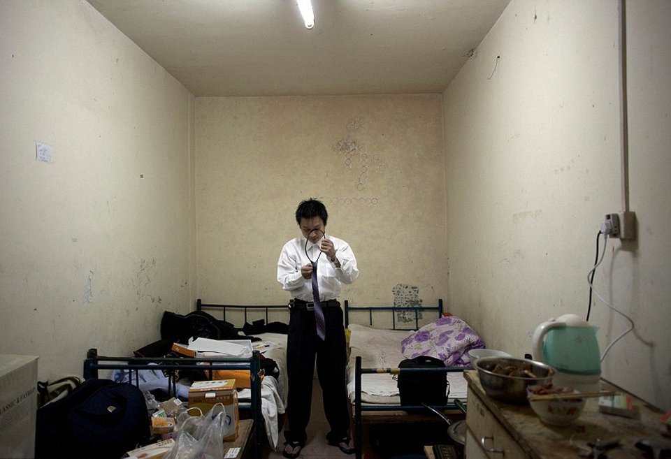 Η άλλη (άθλια) όψη του Πεκίνου -Χιλιάδες Κινέζοι ζουν σαν ποντίκια στο υπόγειο δίκτυο της πόλης [εικόνες] | iefimerida.gr 3