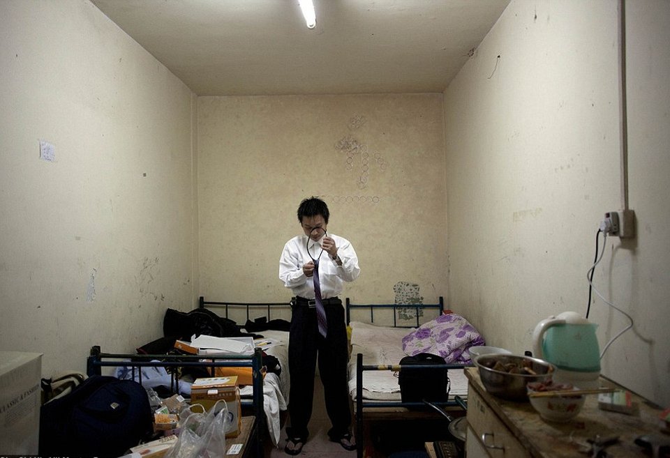 Η άλλη (άθλια) όψη του Πεκίνου -Χιλιάδες Κινέζοι ζουν σαν ποντίκια στο υπόγειο δίκτυο της πόλης [εικόνες] | iefimerida.gr 5