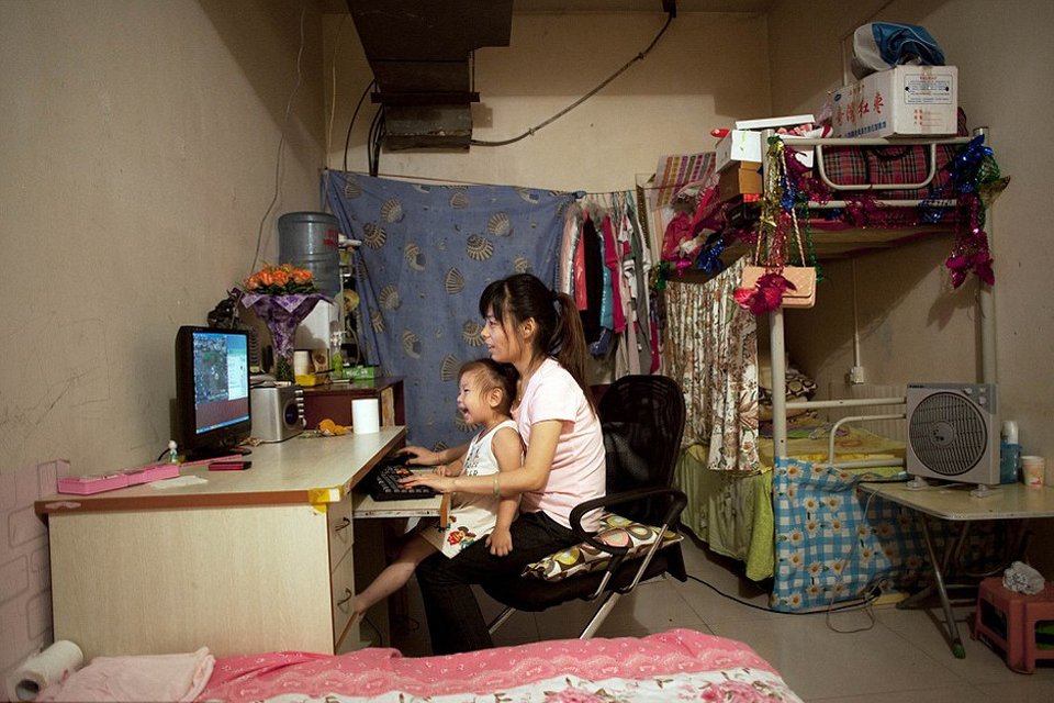 Η άλλη (άθλια) όψη του Πεκίνου -Χιλιάδες Κινέζοι ζουν σαν ποντίκια στο υπόγειο δίκτυο της πόλης [εικόνες] | iefimerida.gr 6