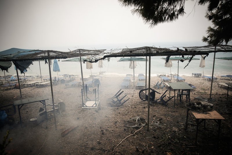 Βιβλική καταστροφή στην Κινέτα -Δεκάδες καμένα σπίτια [εικόνες] | iefimerida.gr 4