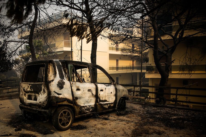 Βιβλική καταστροφή στην Κινέτα -Δεκάδες καμένα σπίτια [εικόνες] | iefimerida.gr 6