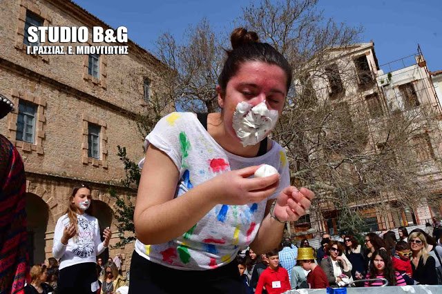 Κυνήγι θησαυρού με «βουτιές» σε γιαούρτι και αφρούς στο Ναύπλιο [εικόνες] | iefimerida.gr 7