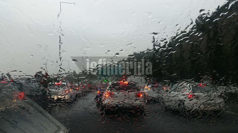 «Κόλαση» στους δρόμους -Μεγάλες καθυστερήσεις στην Αττική Οδό [εικόνες & βίντεο] | iefimerida.gr 3