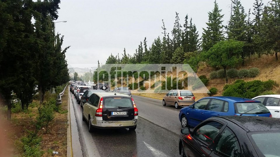 Κυκλοφοριακό κομφούζιο στους δρόμους της Αθήνας -Ποιοι δρόμοι έχουν κίνηση [εικόνες] | iefimerida.gr 2