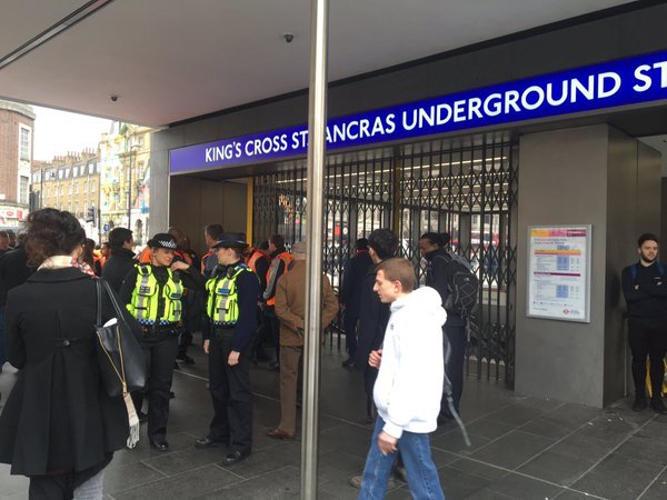 Εκκενώθηκε στάση του μετρό στο Λονδίνο [εικόνες & βίντεο] | iefimerida.gr 1
