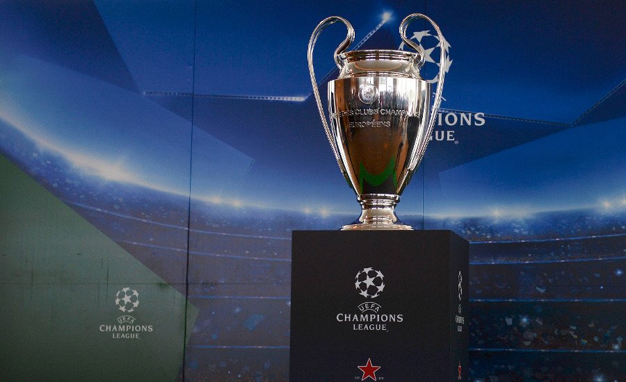 H Heineken έφερε το τρόπαιο του Champions League στην Αθήνα [εικόνες] | iefimerida.gr 1