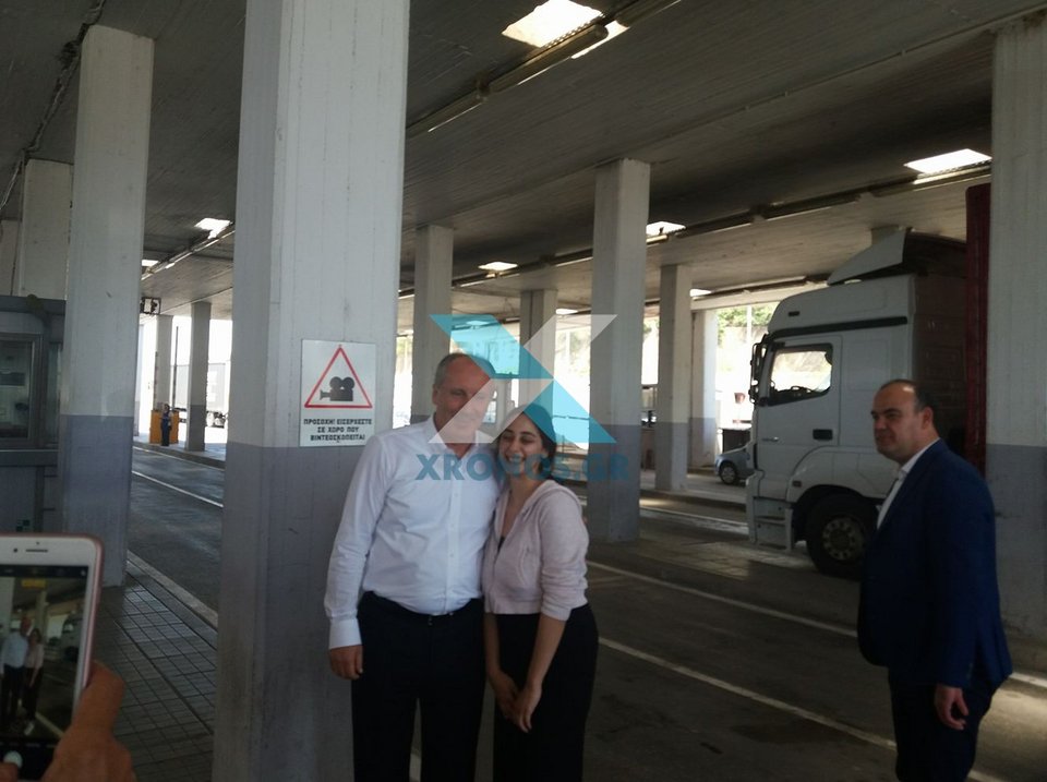 Εφτασε στους Κήπους στον Εβρο ο αντίπαλος του Ερντογάν -Φωτογραφήθηκε με οπαδούς του [εικόνες] | iefimerida.gr 3