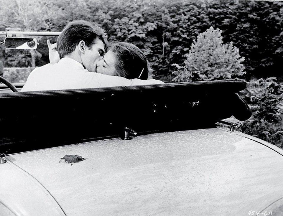 To πρώτο γαλλικό, το πρώτο gay, το πρώτο διαφυλετικό, το μεγαλύτερης διάρκειας: Κινηματογραφικά φιλιά που έγραψαν ιστορία [εικόνες] | iefimerida.gr 1