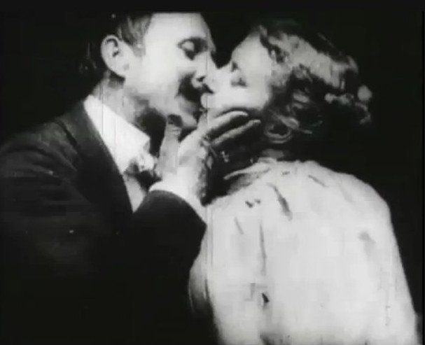 To πρώτο γαλλικό, το πρώτο gay, το πρώτο διαφυλετικό, το μεγαλύτερης διάρκειας: Κινηματογραφικά φιλιά που έγραψαν ιστορία [εικόνες] | iefimerida.gr 0