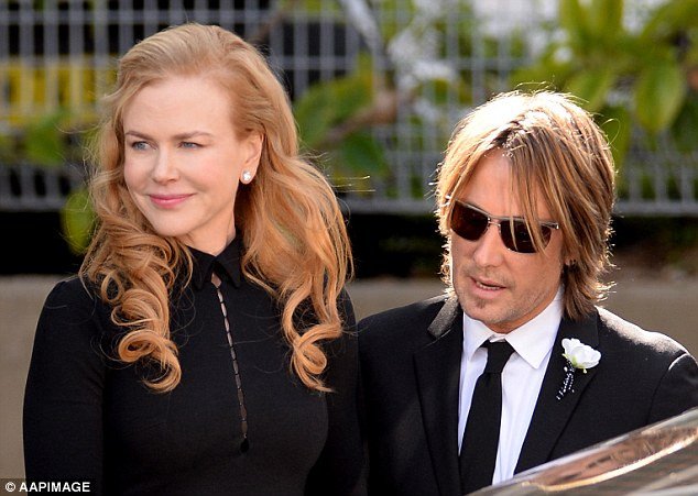 Πενθεί η Νικόλ Κίντμαν: Εχασε τον πεθερό της [εικόνες]  | iefimerida.gr 0