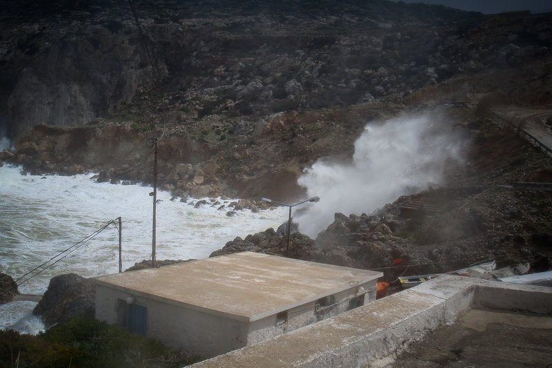 Σφοδρή κακοκαιρία πλήττε τη χώρα