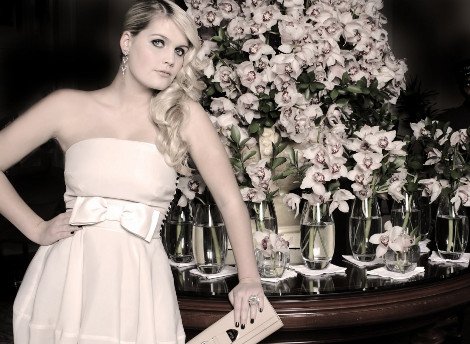 Αυτή είναι η εκρηκτική, καλλίγραμμη ανιψιά της πριγκίπισσας Νταΐάνα -Το διαπεραστικό βλέμμα που κληρονόμησε από την θεία της [εικόνες] | iefimerida.gr 9