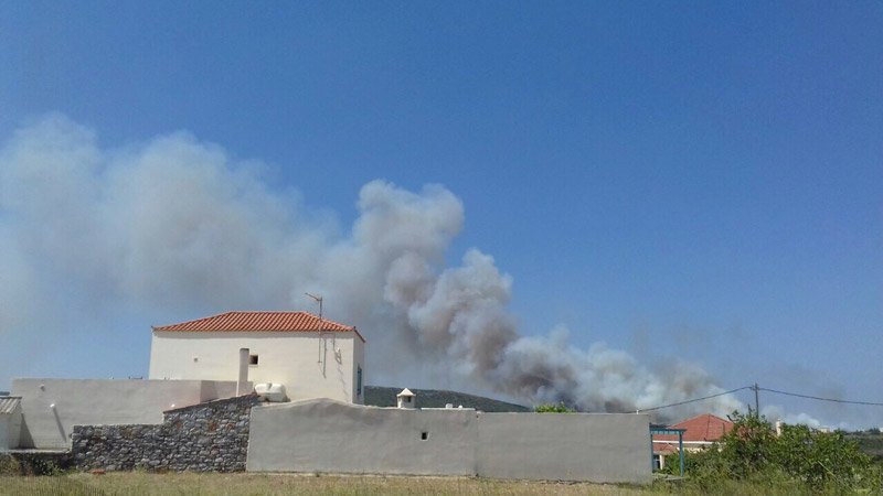 Πύρινη κόλαση στα Κύθηρα: Εκκενώθηκε κι άλλο χωριό, χωρίς ρεύμα το νησί [εικόνες & βίντεο] | iefimerida.gr 4