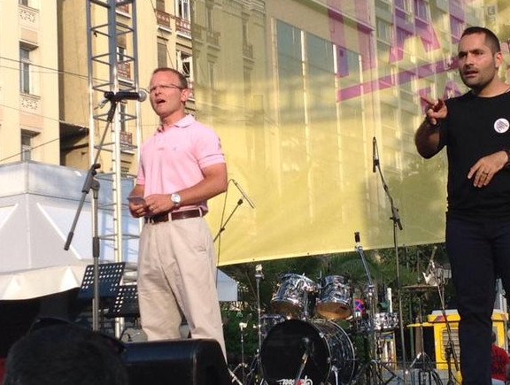 Και ο Βρετανός πρέσβης έδωσε το παρόν στο Αthens Pride [εικόνες] | iefimerida.gr 2