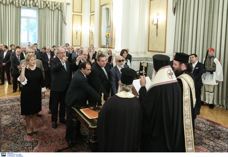 Η ορκωμοσία της νέας κυβέρνησης [εικόνες] | iefimerida.gr 1