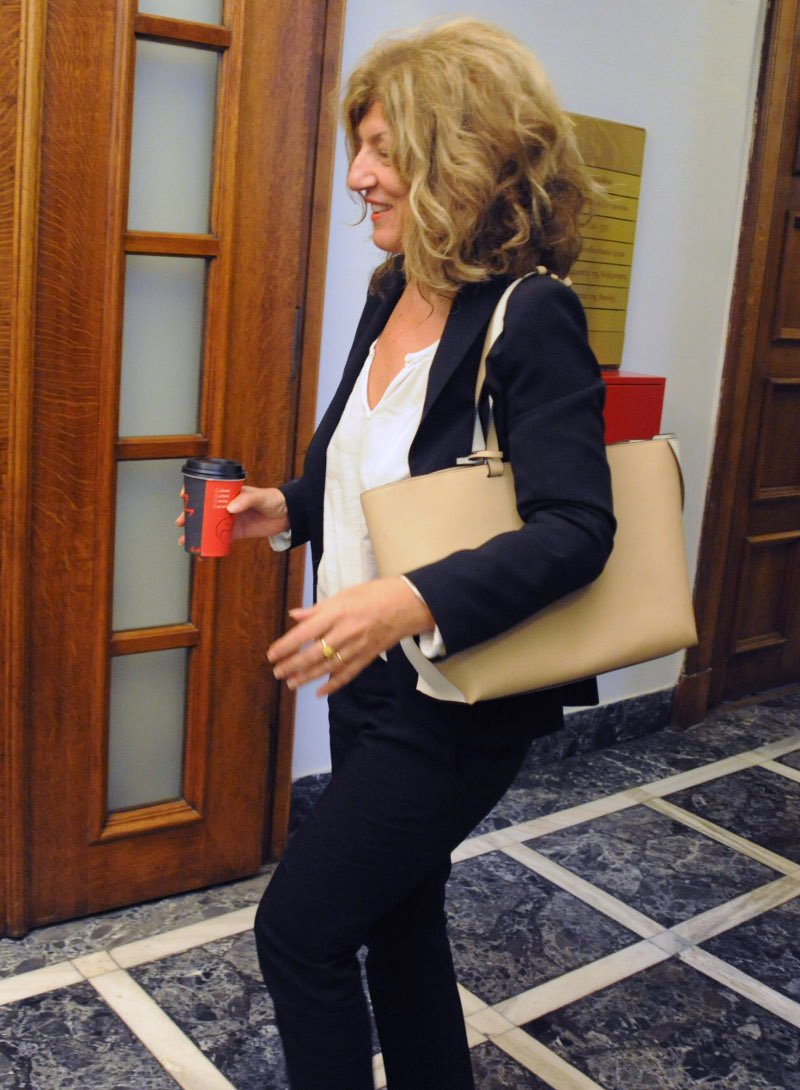 Η μοδάτη Τζάκρη και οι φωσφοριζέ λεπτομέρειες της Μαρίας Κόλλια [εικόνες] | iefimerida.gr 10