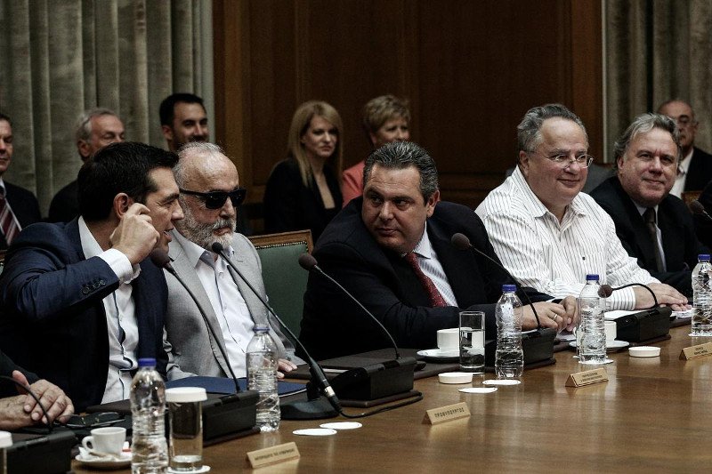 Η μοδάτη Τζάκρη και οι φωσφοριζέ λεπτομέρειες της Μαρίας Κόλλια [εικόνες] | iefimerida.gr 6