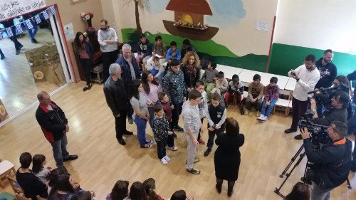 Νάξος: Μαθητές προσέφεραν δώρα για το Πάσχα στα παιδιά της Κιβωτού του Κόσμου [εικόνες] | iefimerida.gr 1