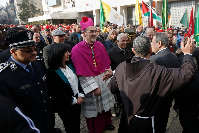 Πιστοί από όλο τον κόσμο συρρέουν στη Βηθλεέμ για τα Χριστούγεννα [εικόνες & βίντεο] | iefimerida.gr 0