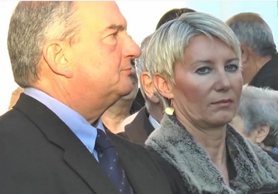 Ολη η οικογένεια Καραμανλή αποχαιρέτησε την Αθηνά [εικόνες] | iefimerida.gr 5