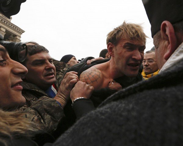 Ο άνθρωπος που λίντσαραν στο Κίεβο, ήταν ο γραμματέας του κομμουνιστικού κόμματος [εικόνες] | iefimerida.gr 1