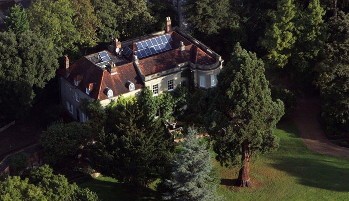 Πλημμύρισε το σπίτι-«παλάτι» του Τζορτζ Κλούνεϊ στη Βρετανία [εικόνες]  | iefimerida.gr 1