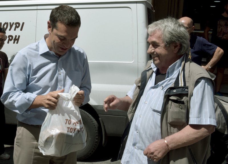 Η στάση του Αλέξη Τσίπρα για... κουλούρι [εικόνες] | iefimerida.gr 3