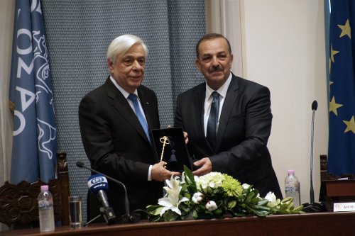 Eπίτιμος Δημότης Ρόδου ο Προκόπης Παυλόπουλος [εικόνες] | iefimerida.gr 0