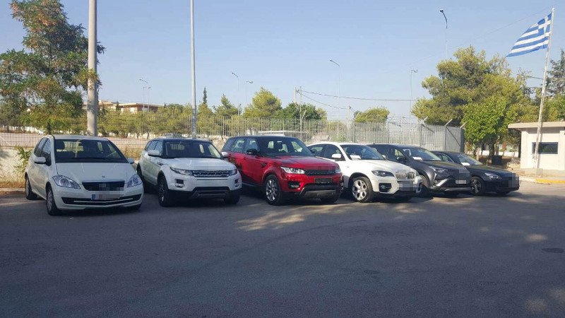 Χειροπέδες στα μέλη σπείρας που είχαν κλέψει ΙΧ εφοπλιστή και επιχειρηματιών -Ενα γκαράζ γεμάτο αυτοκίνητα | iefimerida.gr 0