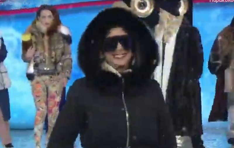 My style rocks: Η διαστημική εμφάνιση της 50χρονης κληρονόμου -Αλά Lady Gaga [εικόνες] | iefimerida.gr 1