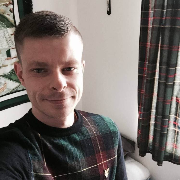 Επιβάτης προσπάθησε να ανοίξει την πόρτα του αεροπλάνου γιατί την πέρασε για την τουαλέτα [εικόνες] | iefimerida.gr 1