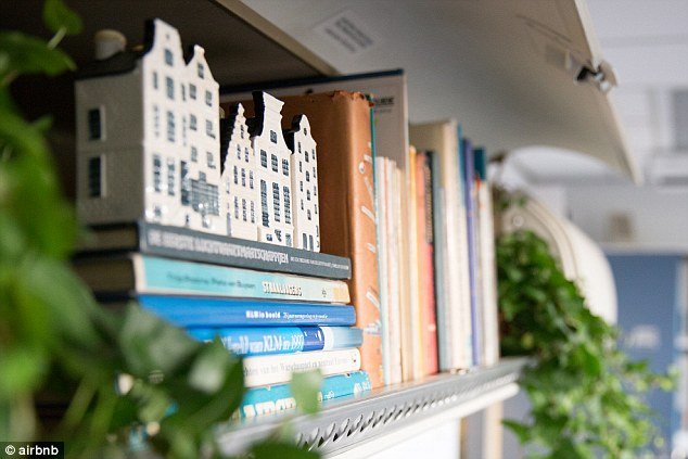 Jet μεταμορφώθηκε σε πολυτελές pop-up hotel: Το ιδιωτικό σινεμά, το playroom και το καθιστικό-γραφείο [εικόνες] | iefimerida.gr 0