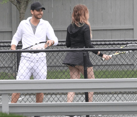 Η Κλοέ Καρντάσιαν με φούστα... ζώνη παίζει τένις με τα οπίσθιά της στη φόρα [εικόνες] | iefimerida.gr 3