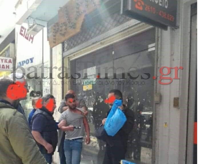 Πάτρα: Πήγε να κλέψει μια νάιλον σακούλα περαστικού και τον ξυλοκόπησαν πολίτες [εικόνα] | iefimerida.gr 0