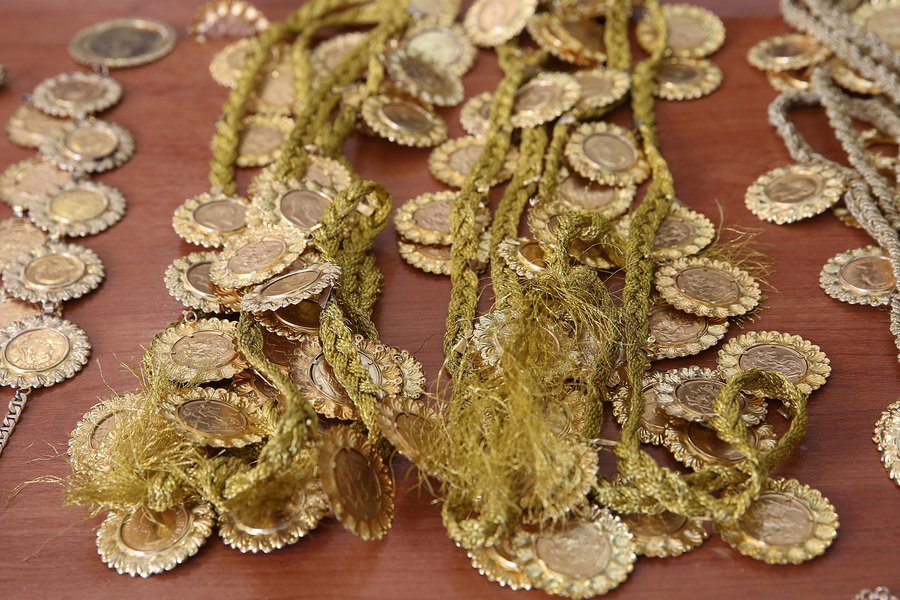 Ολόκληρος θησαυρός: Αυτά είναι τα κοσμήματα που έκλεψε η «μαφία των Ρομά» [εικόνες&βίντεο] | iefimerida.gr 4