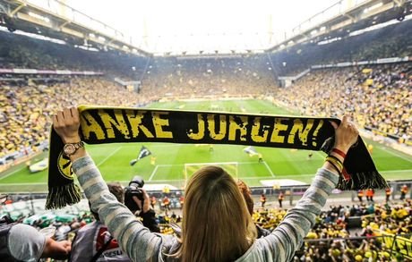 Συγκίνηση και δάκρυα στο «αντίο» του Γιούργκεν Κλοπ - Έτσι τον αποχαιρέτισε η Ντόρτμουντ [εικόνες & βίντεο] | iefimerida.gr 3