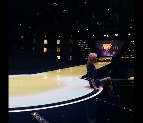 Μόνο η Χάιντι Κλουμ θα τολμούσε να φορέσει αυτό το μίνι [εικόνα] | iefimerida.gr 0