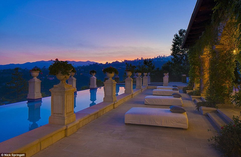 Ετσι ζουν τα σούπερ μόντελ -Στο εσωτερικό της βίλας των 15 εκατ.δολαρίων της Χάιντι Κλουμ [εικόνες] | iefimerida.gr 6