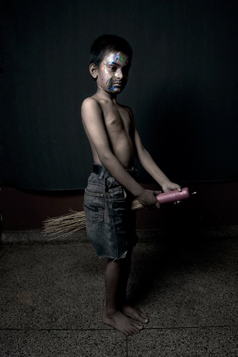 Τα παιδιά που ακόμα ονειρεύονται -  Φωτογραφίζονται ντυμένα όπως φαντάζονται τον εαυτό τους στο μέλλον [εικόνες] | iefimerida.gr 9