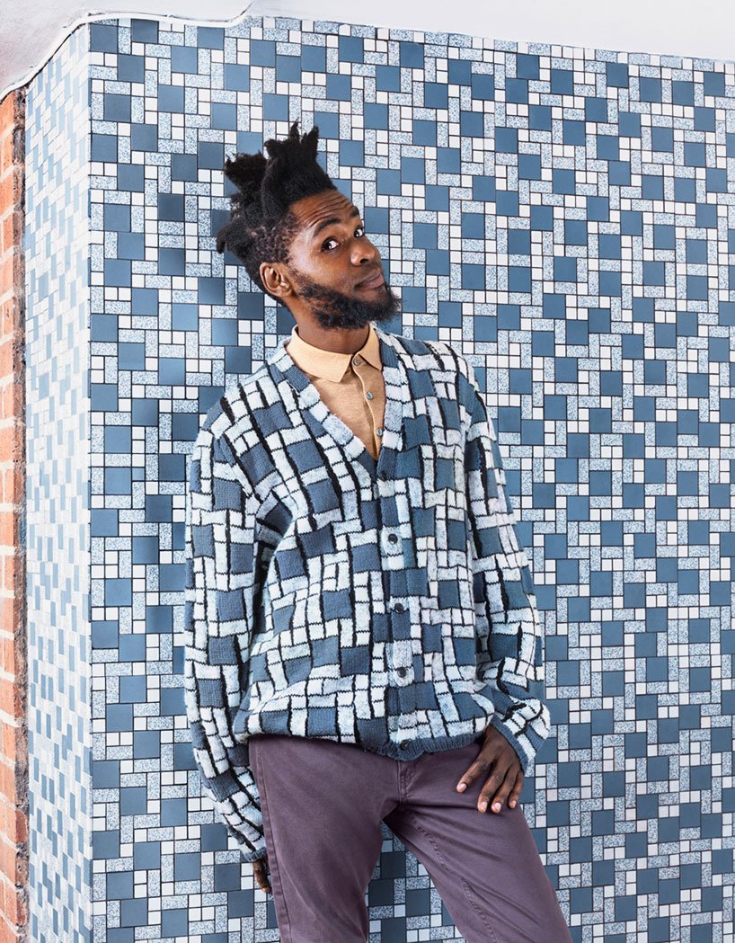 Πλεχτά καμουφλάζ! Εγιναν ένα με την... πόλη [εικόνες] | iefimerida.gr 0