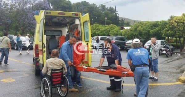 Κεραυνός «χτύπησε» τουρίστες στην Κνωσό -19 τραυματίες, μία γυναίκα υπέστη ανακοπή [εικόνες] | iefimerida.gr 0