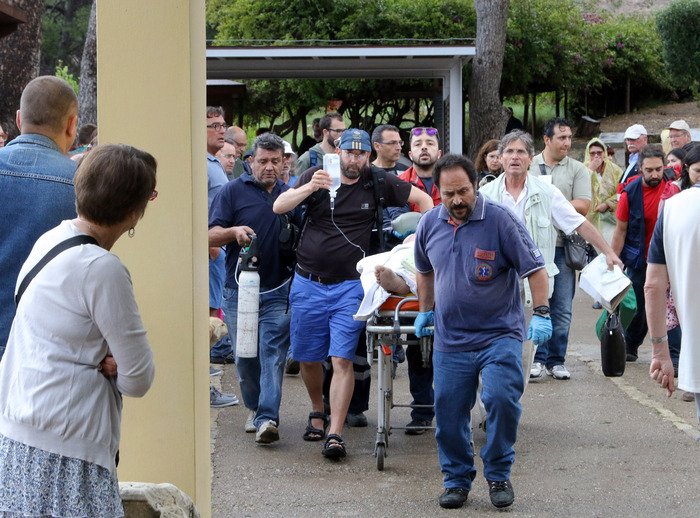 Κεραυνός «χτύπησε» τουρίστες στην Κνωσό -19 τραυματίες, μία γυναίκα υπέστη ανακοπή [εικόνες] | iefimerida.gr 8