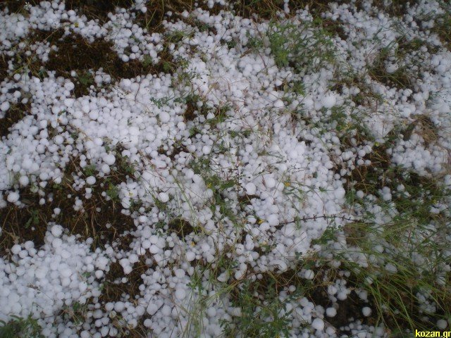 Απίστευτο: Χαλάζι σε μέγεθος φουντουκιού έπληξε Κοζάνη και Καστοριά [εικόνες & βίντεο] | iefimerida.gr 6